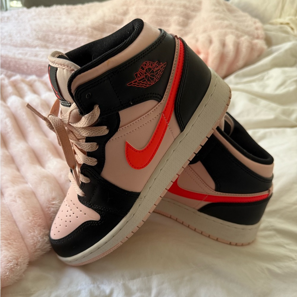Nike Air Jordan Mid Atmosphere
